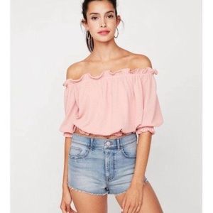 🌻2/$12 Express pink puff sleeve off shoulder top
